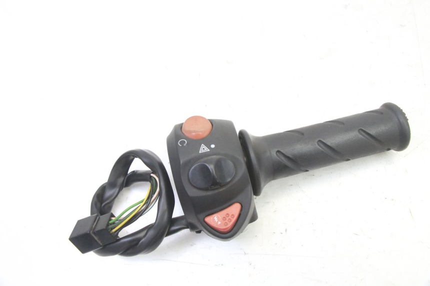 photo de COMMODO DROIT PEUGEOT SATELIS 125 (2013 - 2018)