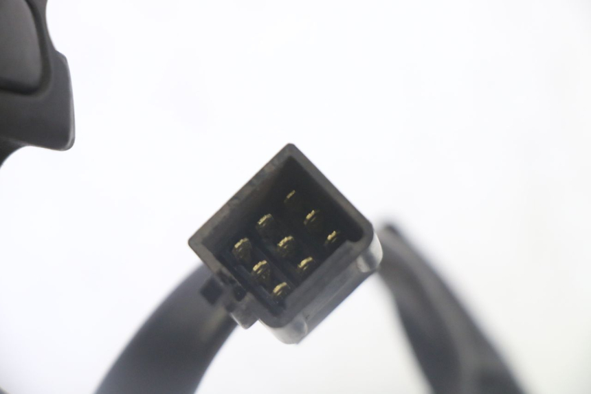 photo de COMMODO DROIT PEUGEOT SATELIS 125 (2013 - 2018)