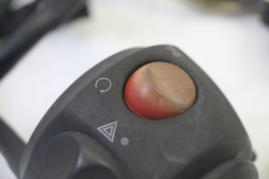 photo de COMMODO DROIT PEUGEOT SATELIS 125 (2013 - 2018)