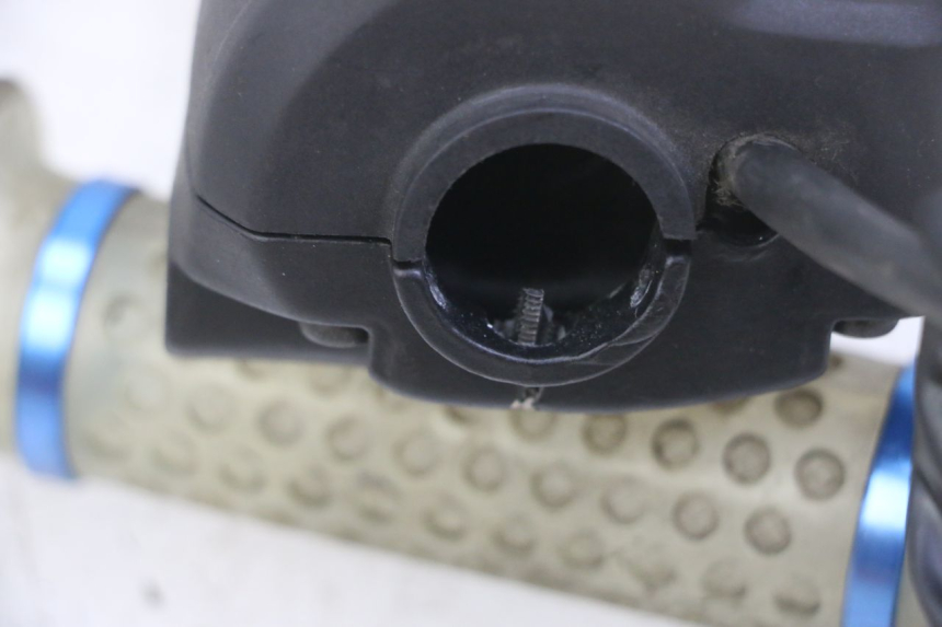 photo de COMMODO DROIT PEUGEOT SPEEDFIGHT 2 LC 50 (2000 - 2009)