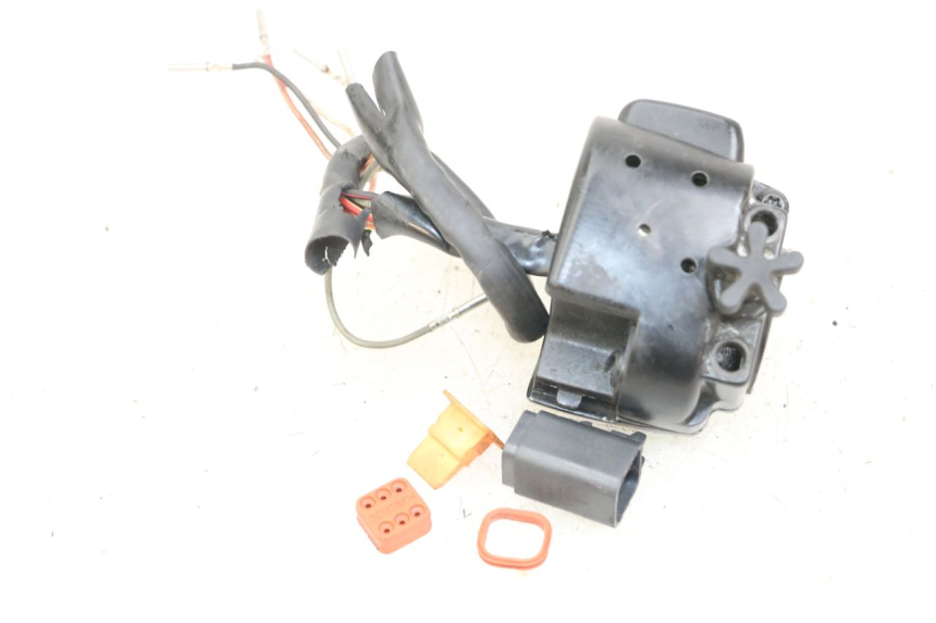 photo de COMMODO DROIT HARLEY DAVIDSON SPORTSTER XL CUSTOM 1200 (2003 - 2004)