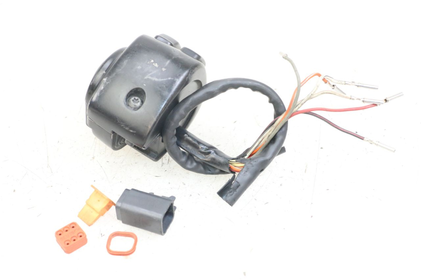 photo de COMMODO DROIT HARLEY DAVIDSON SPORTSTER XL CUSTOM 1200 (2003 - 2004)