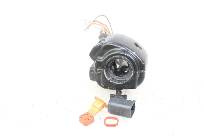 photo de COMMODO DROIT HARLEY DAVIDSON SPORTSTER XL CUSTOM 1200 (2003 - 2004)