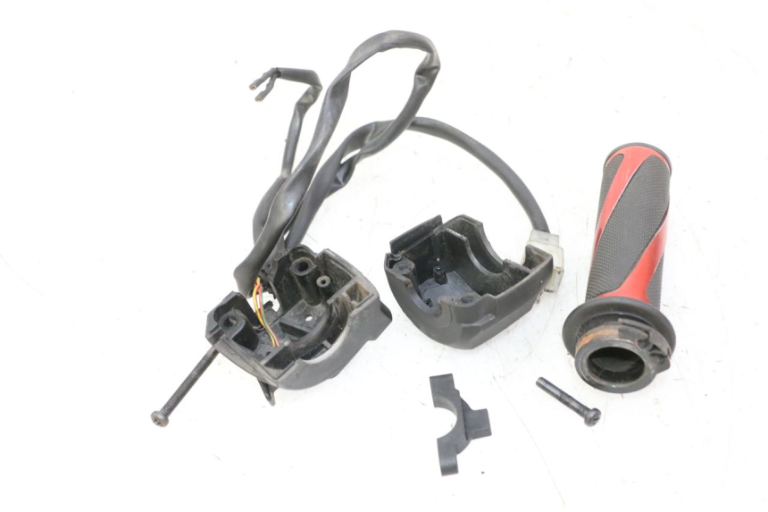 photo de COMMODO DROIT APRILIA SR R 2T LC 50 (2018 - 2021)