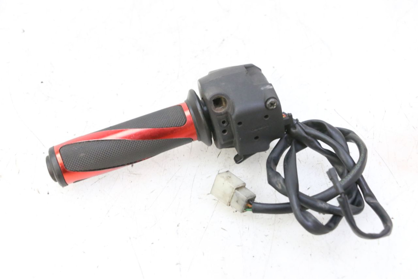 photo de COMMODO DROIT APRILIA SR R 2T LC 50 (2018 - 2021)