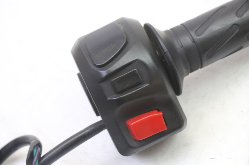 photo de COMMODO DROIT PEUGEOT STREETZONE I 2T 50 (2018 - 2020)