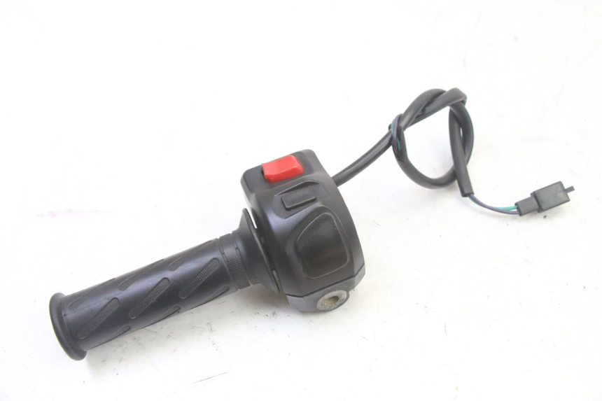 photo de COMMODO DROIT PEUGEOT STREETZONE I 2T 50 (2018 - 2020)