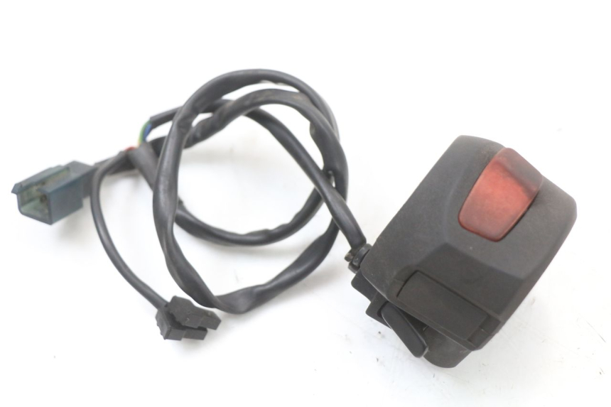 photo de COMMODO DROIT SUZUKI UH BURGMAN 125 (2002 - 2006)