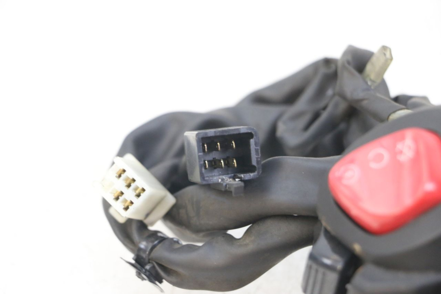 photo de COMMODO DROIT YAMAHA XMAX X-MAX ABS 125 (2017 - 2020)