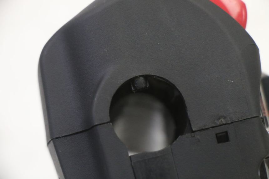 photo de COMMODO DROIT YAMAHA XMAX X-MAX 125 (2021 - 2025)