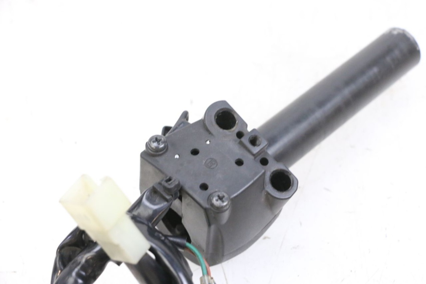 photo de COMMODO DROIT YAMAHA X-MAX XMAX 125 (2010 - 2013) - Détail de la pièce