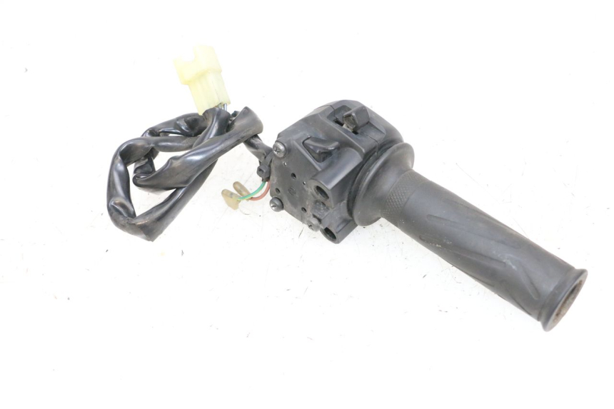 photo de COMMODO DROIT YAMAHA X-MAX XMAX 125 (2010 - 2013) - Détail de la pièce