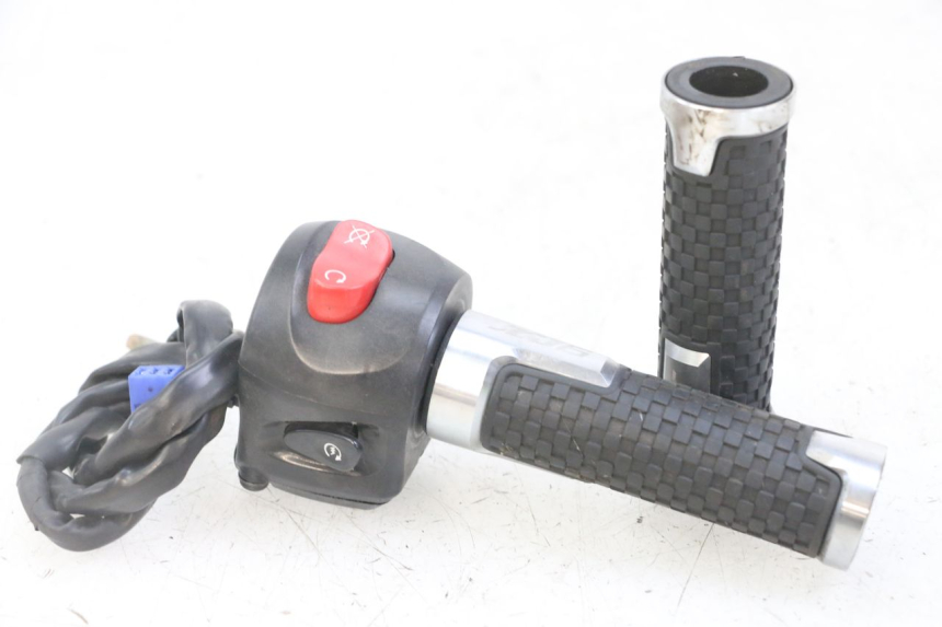 photo de COMMODO DROIT YAMAHA XJ6 ABS 600 (2008 - 2016)
