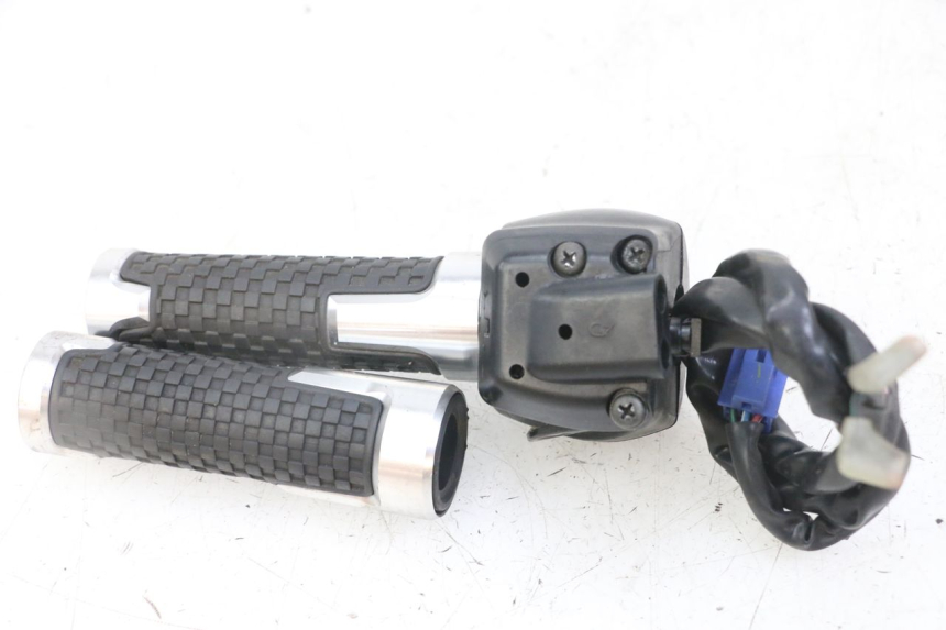 photo de COMMODO DROIT YAMAHA XJ6 ABS 600 (2008 - 2016)