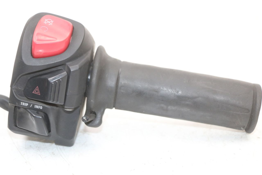 photo de COMMODO DROIT YAMAHA XMAX X-MAX ABS 125 (2017 - 2020)