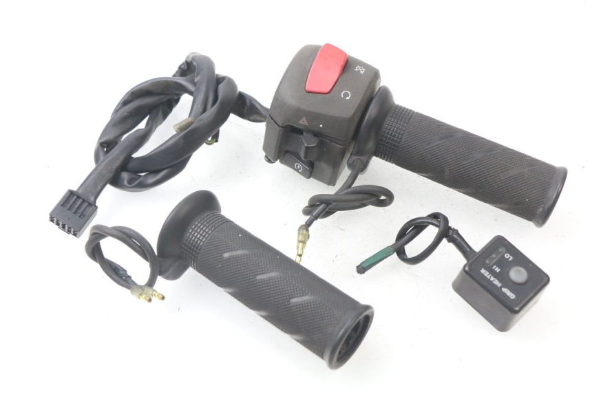 photo de COMMODO DROIT YAMAHA XP T-MAX TMAX ABS 530 (2012 - 2015)