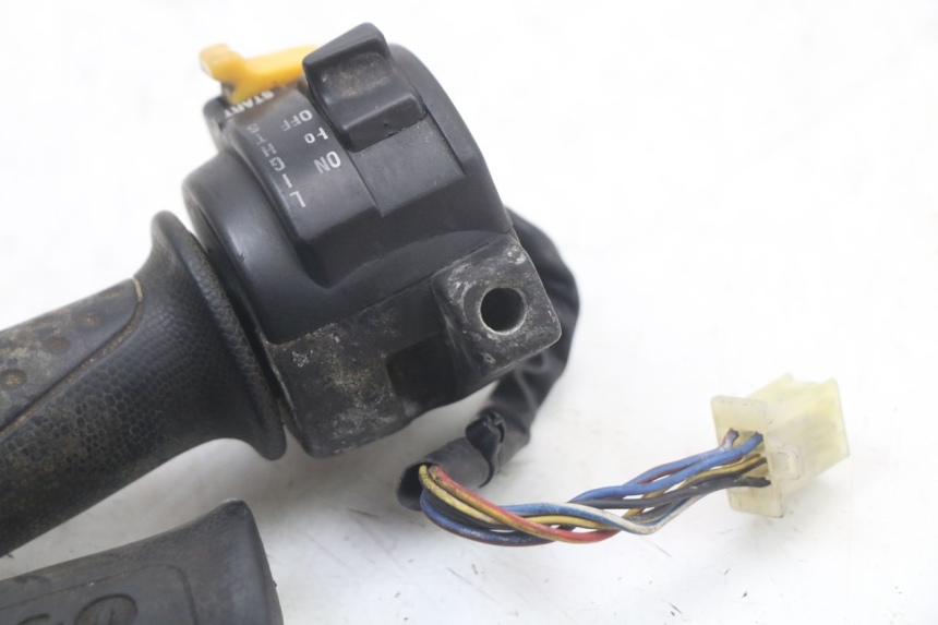 photo de COMMODO DROIT YAMAHA BW'S NG NEXT GENERATION 50 (1996 - 2003)