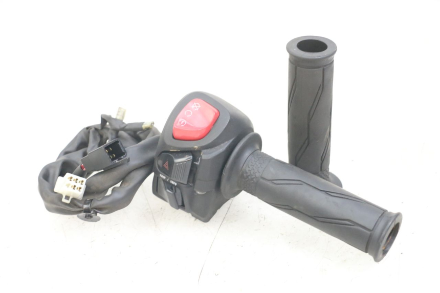 photo de COMMODO DROIT YAMAHA XMAX X-MAX ABS 125 (2017 - 2020)