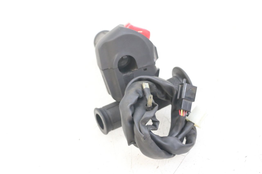 photo de COMMODO DROIT YAMAHA XMAX X-MAX ABS 125 (2017 - 2020)