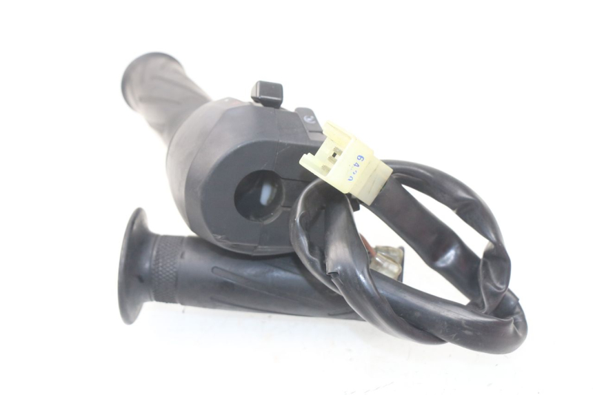 photo de COMMODO DROIT YAMAHA YP X-MAX XMAX 400 (2014 - 2017)