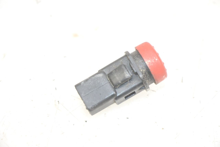 photo de COMMODO FEUX DETRESSE PIAGGIO X9 125 (2000 - 2003)