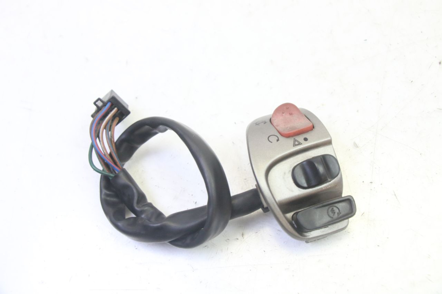 photo de COMMODO GAUCHE QUADRO 4 4D 350 (2015 - 2018)