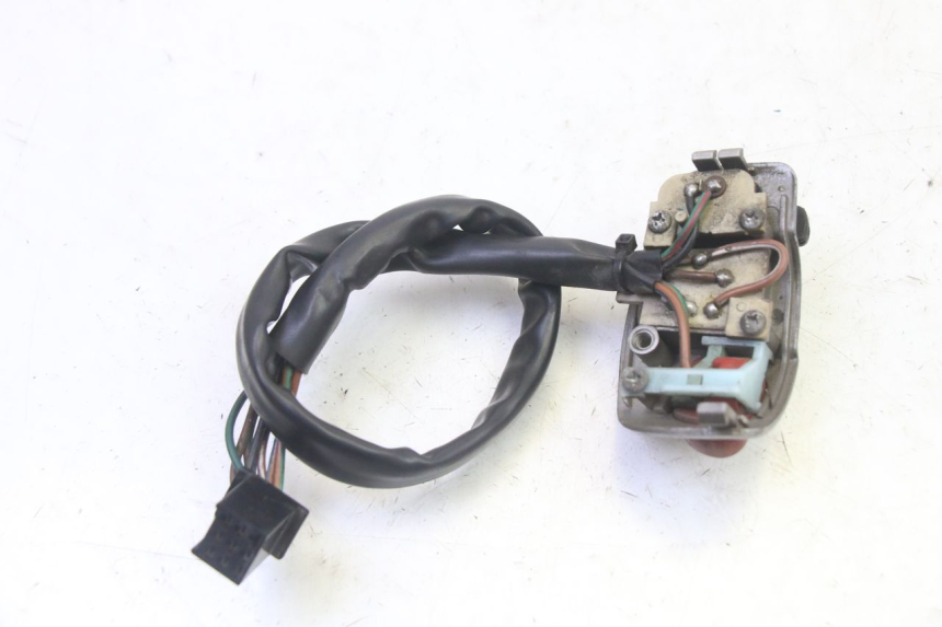 photo de COMMODO GAUCHE QUADRO 4 4D 350 (2015 - 2018)