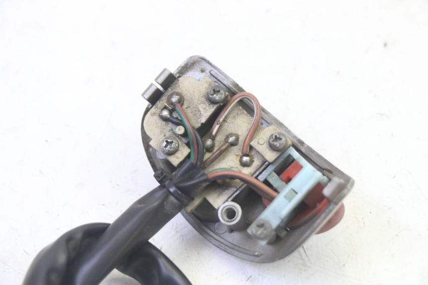 photo de COMMODO GAUCHE QUADRO 4 4D 350 (2015 - 2018)