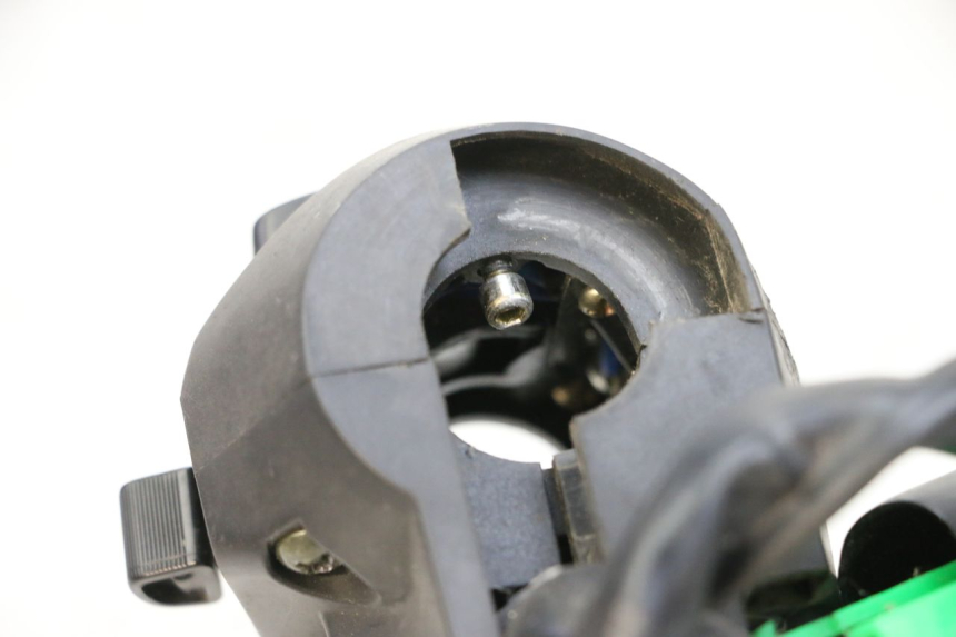 photo de COMMODO GAUCHE MAG POWER BOMBERS 4T 50 (2016 - 2026) - Autre angle de vue