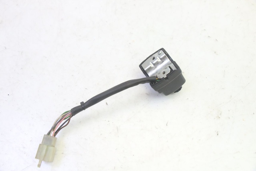 photo de COMMODO GAUCHE MBK BOOSTER SPIRIT 50 (2004 - 2017) - Gros plan technique