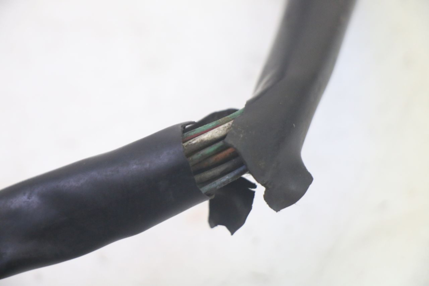 photo de COMMODO GAUCHE SUZUKI BURGMAN EXECUTIVE ABS 650 (2006 - 2012) - Pièce contrôlée