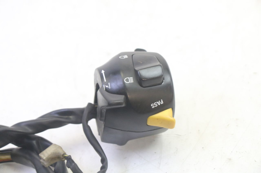 photo de COMMODO GAUCHE SUZUKI GSF N BANDIT 600 (1996 - 1999) - Autre angle de vue