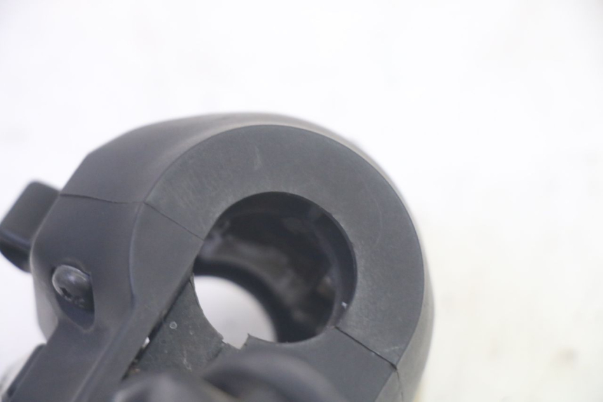 photo de COMMODO GAUCHE SYM GTS EVO 125 (2009 - 2013) - État de surface