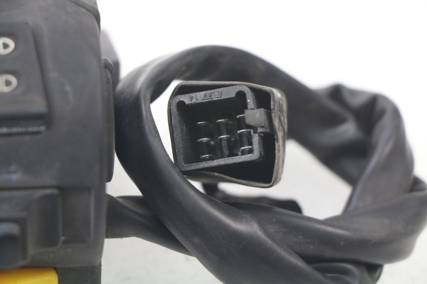 photo de COMMODO GAUCHE PEUGEOT KISBEE 2T 50 (2010 - 2017)