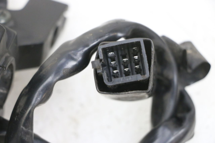 photo de COMMODO GAUCHE PEUGEOT KISBEE 4T 50 (2018 - 2022) - Vue d’ensemble