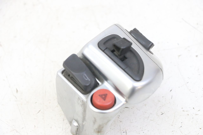 photo de COMMODO GAUCHE PIAGGIO MP3 LT 400 (2007 - 2012)