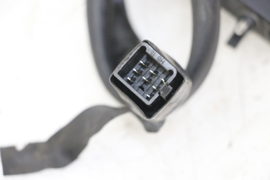 photo de COMMODO GAUCHE PEUGEOT KISBEE 4T 50 (2010 - 2017)