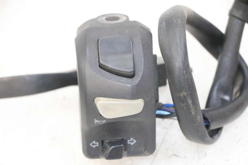photo de COMMODO GAUCHE PEUGEOT KISBEE 4T 50 (2010 - 2017)