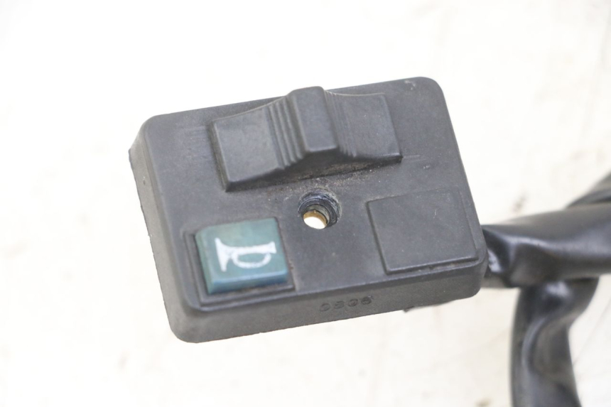 photo de COMMODO GAUCHE PEUGEOT LUDIX ONE 50 (2005 - 2008)