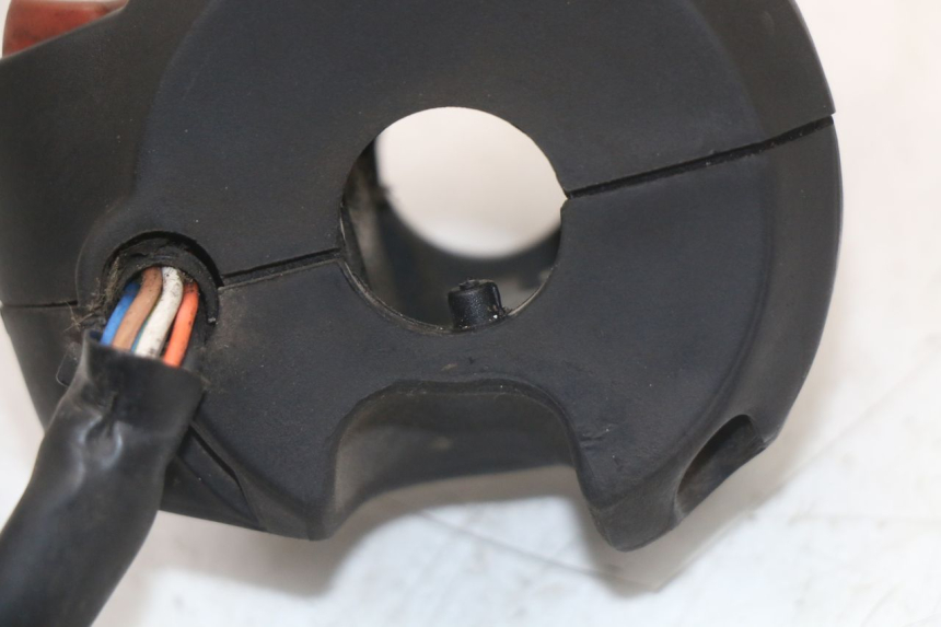 photo de COMMODO GAUCHE PEUGEOT SATELIS 125 (2010 - 2012)