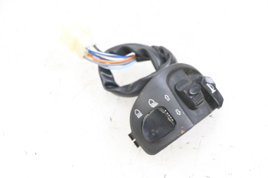 photo de COMMODO GAUCHE EFUN PUSA 1 - Points de fixation