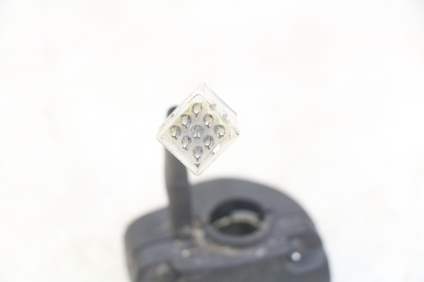 photo de COMMODO GAUCHE MBK SKYLINER 125 (1998 - 2001) - Gros plan technique