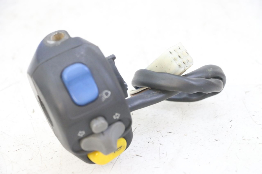 photo de COMMODO GAUCHE PEUGEOT SPEEDFIGHT 2 LC 50 (2000 - 2009)