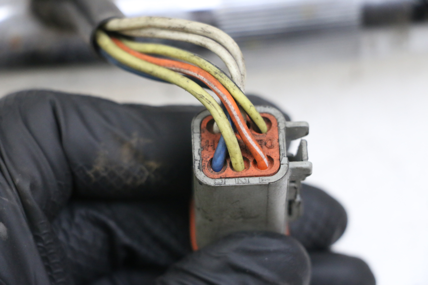 photo de COMMODO GAUCHE HARLEY DAVIDSON SPORTSTER XL CUSTOM 1200 (2003 - 2004)