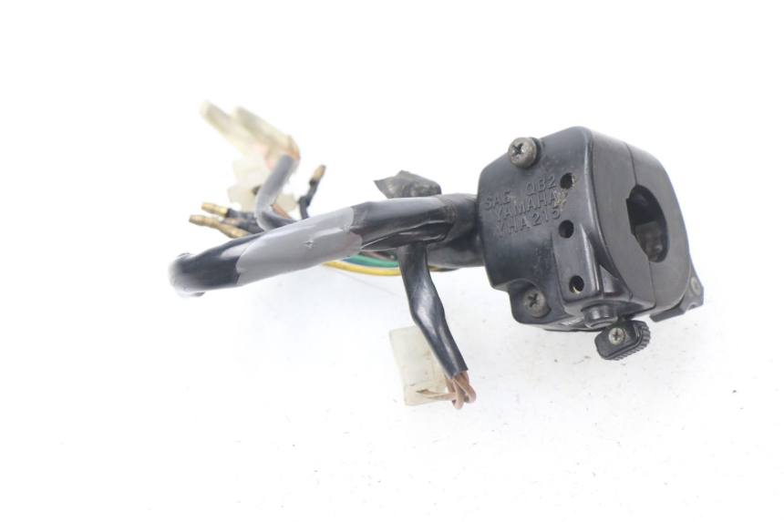 photo de COMMODO GAUCHE YAMAHA SR 125 (1982 - 2003) - Gros plan technique