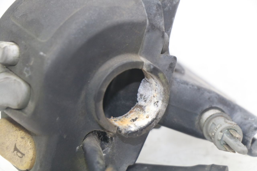 photo de COMMODO GAUCHE PEUGEOT TKR TREKKER FURIOUS 50 (2005 - 2014)