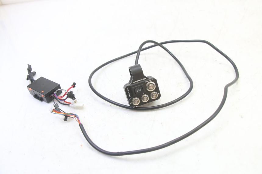 photo de COMMODO GAUCHE DUALTRON VICTOR LIMITED 1