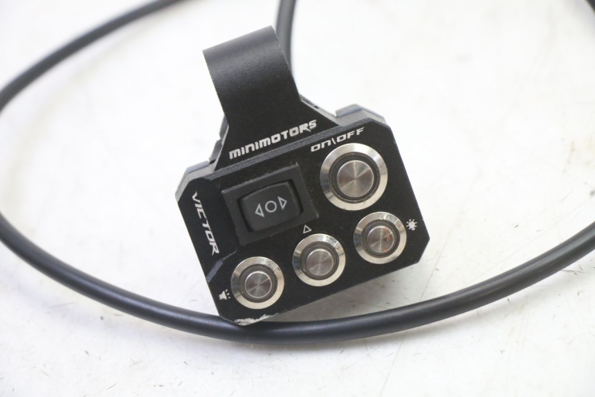 photo de COMMODO GAUCHE DUALTRON VICTOR LIMITED 1