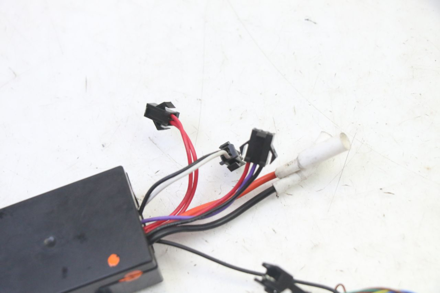 photo de COMMODO GAUCHE DUALTRON VICTOR LIMITED 1