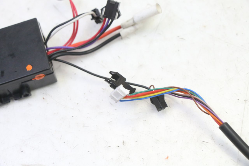 photo de COMMODO GAUCHE DUALTRON VICTOR LIMITED 1